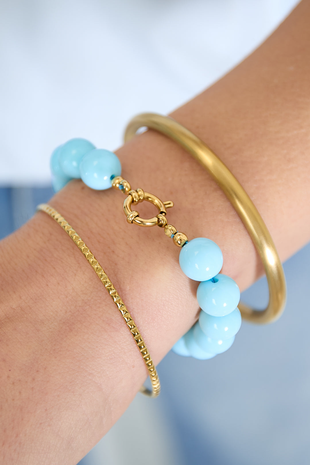Bracelet with medium beads and front clasp-12mm